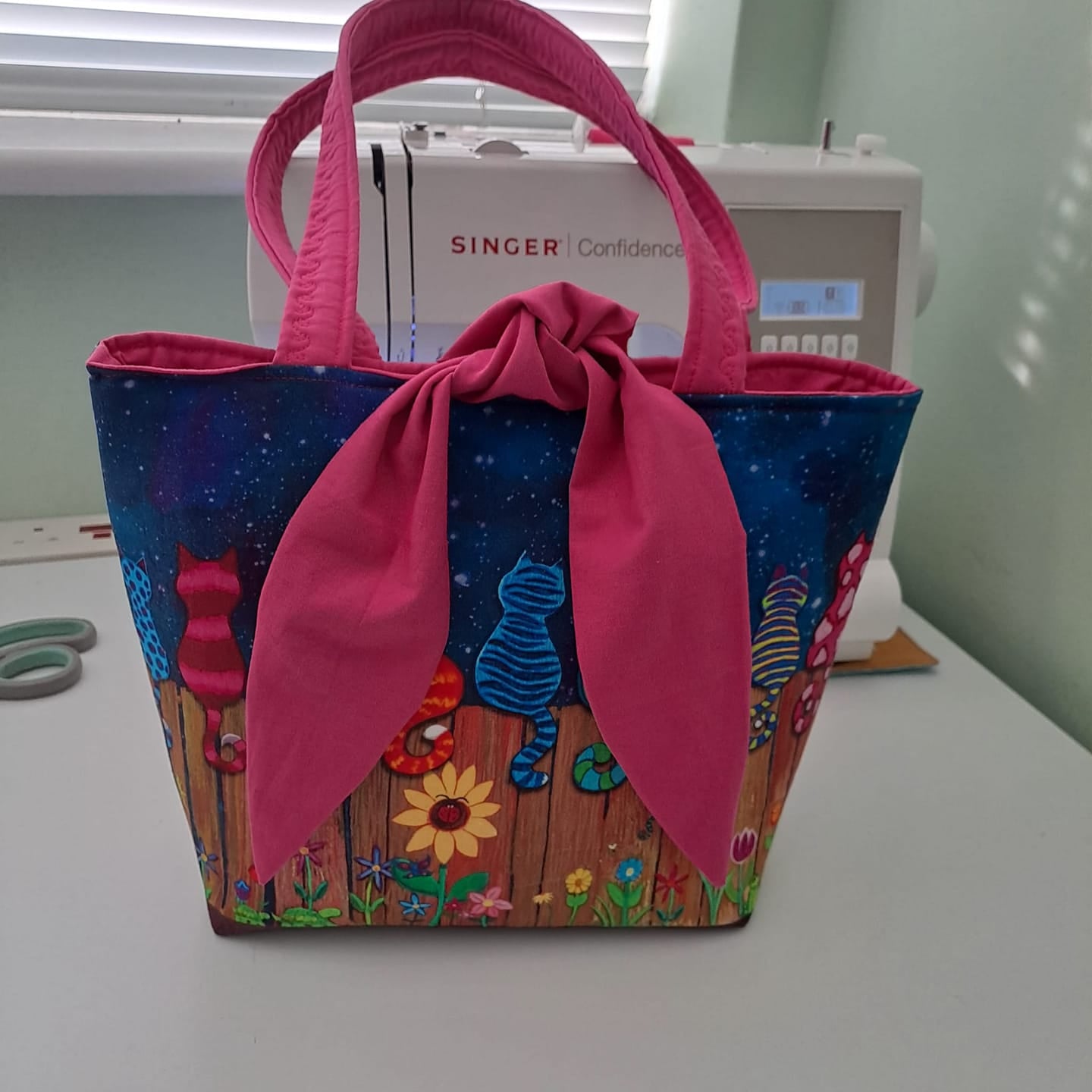 Timeless Treasures 100% Cotton Fabric Bright Animal Pet Flowers Stargazing 11