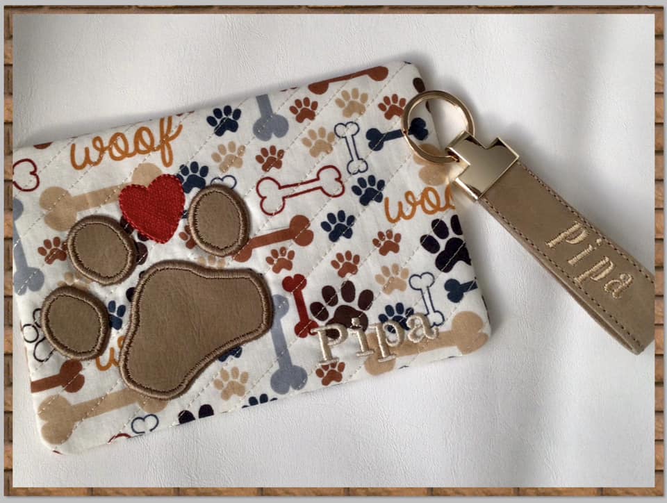 Timeless Treasures Dog Bones and Text Paw Prints Cream Animal Pet (TT Dog Bones & Paw Prints)