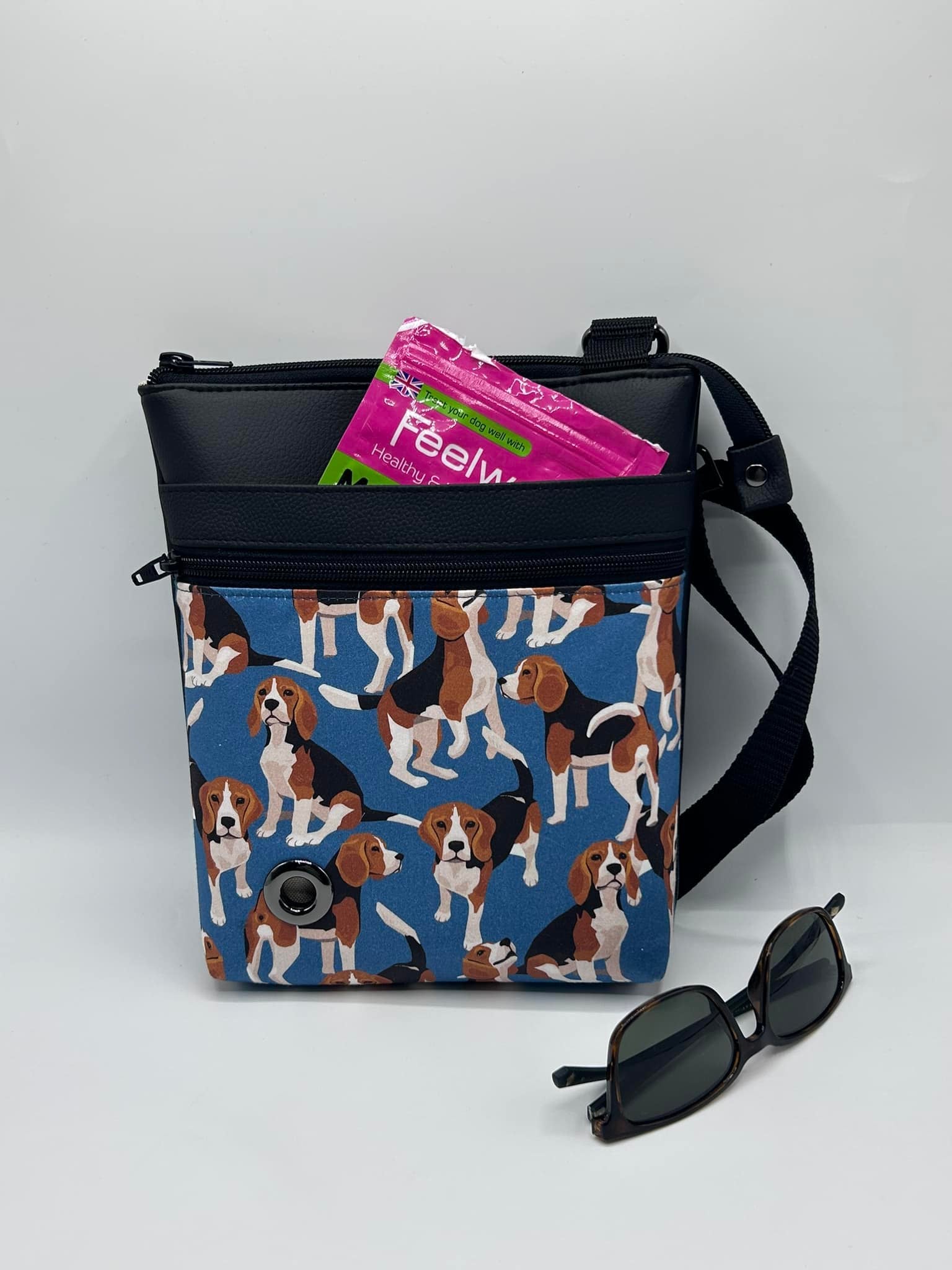 Quirky Cottons Dog Breed Beagle Hound Hunting Dog Blue (QC Beagles-1 METRE PIECE)