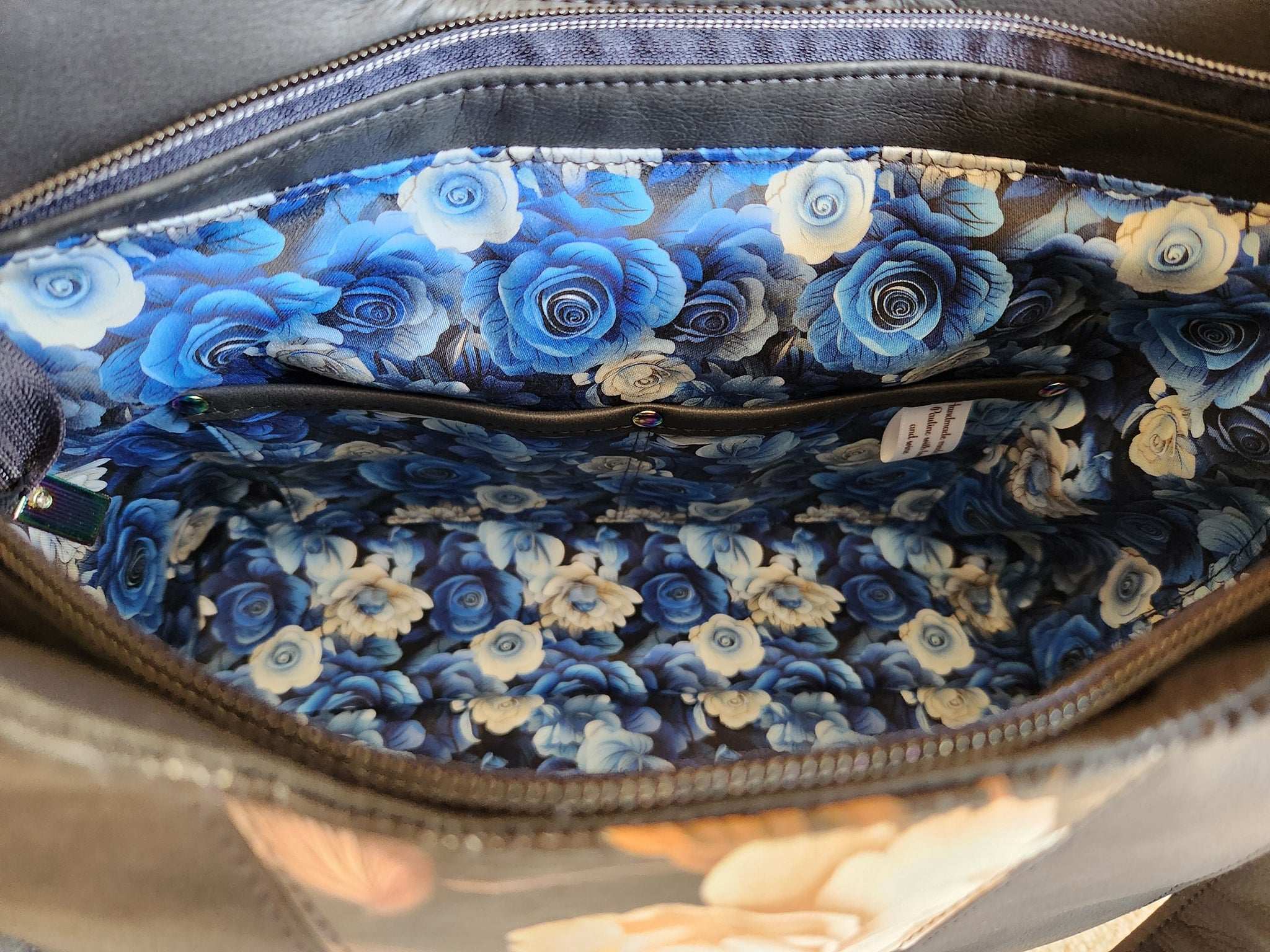 Quirky Cottons Blue & White Roses Petals Flowers Floral Deep Blue (QC Blue Bouquet-1 METRE PIECE)