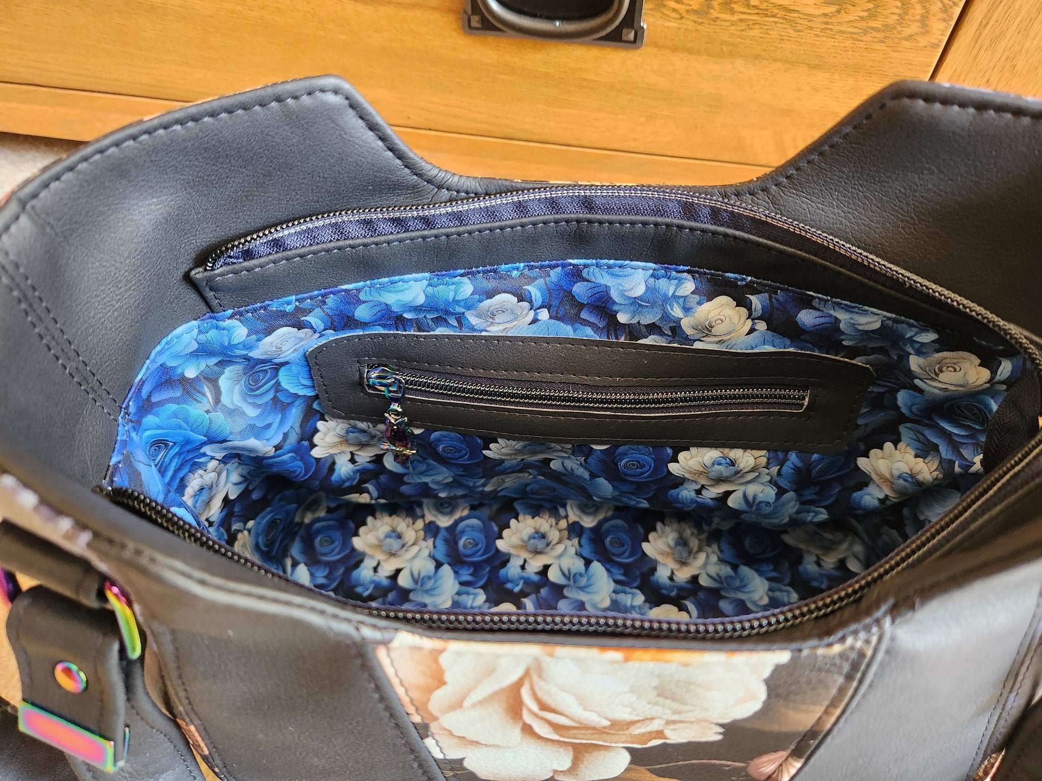 Quirky Cottons Blue & White Roses Petals Flowers Floral Deep Blue (QC Blue Bouquet-1 METRE PIECE)