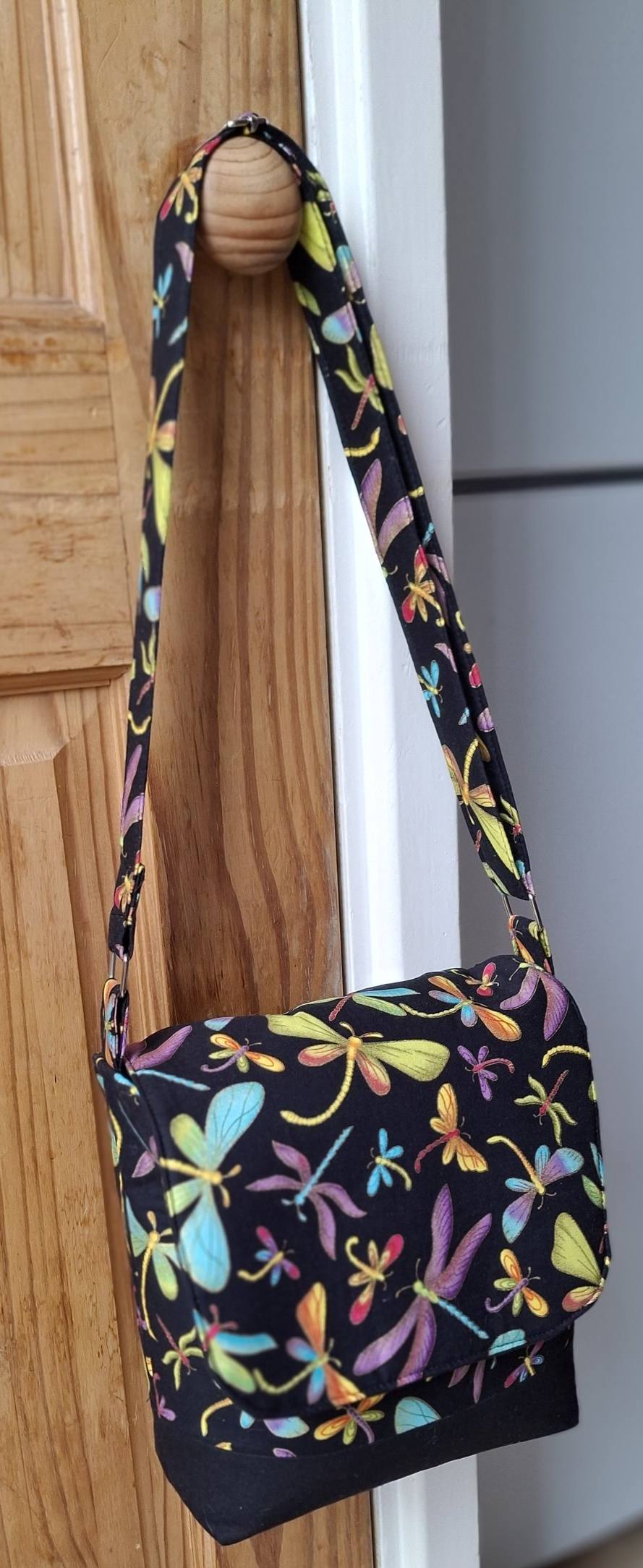 Timeless Treasures Metallic Flying Dragonflies Animal Nature Insect Black (TT Metallic Dragonflies)