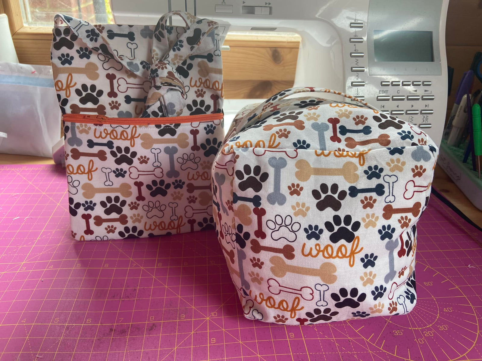 Timeless Treasures Dog Bones and Text Paw Prints Cream Animal Pet (TT Dog Bones & Paw Prints)