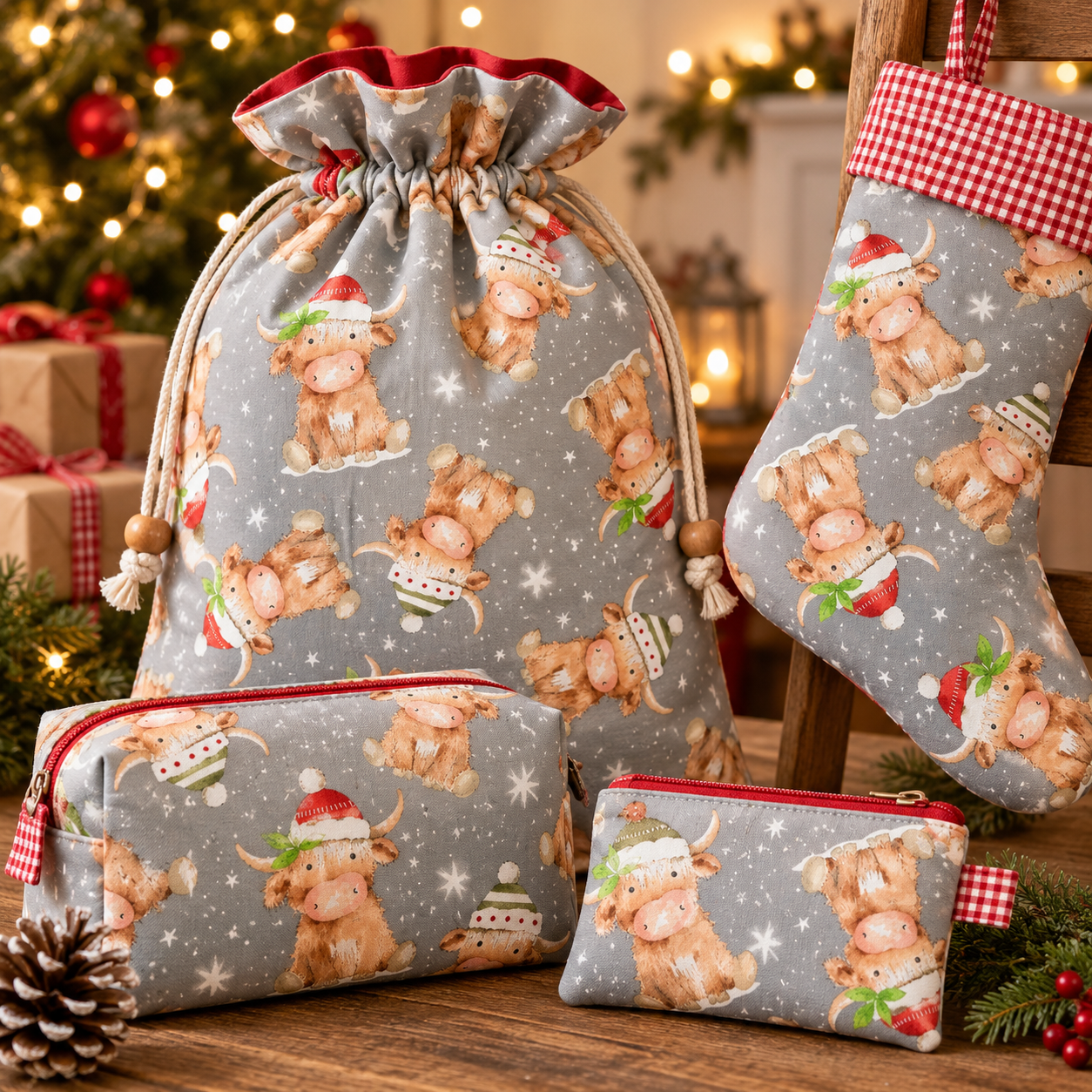 Nutex 82360 Colour 1 Highland Cows Tossed Christmas Festive Grey 100% Cotton Fabric For Sewing & Crafts (Nutex Highlands & Robins 1)