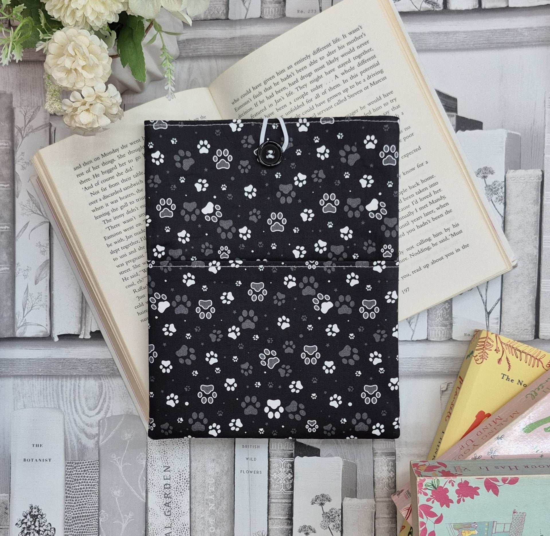 Quirky Cottons Paw Prints Pattern Dog Animal Black (QC Classic Paws- 1 METRE PIECE)