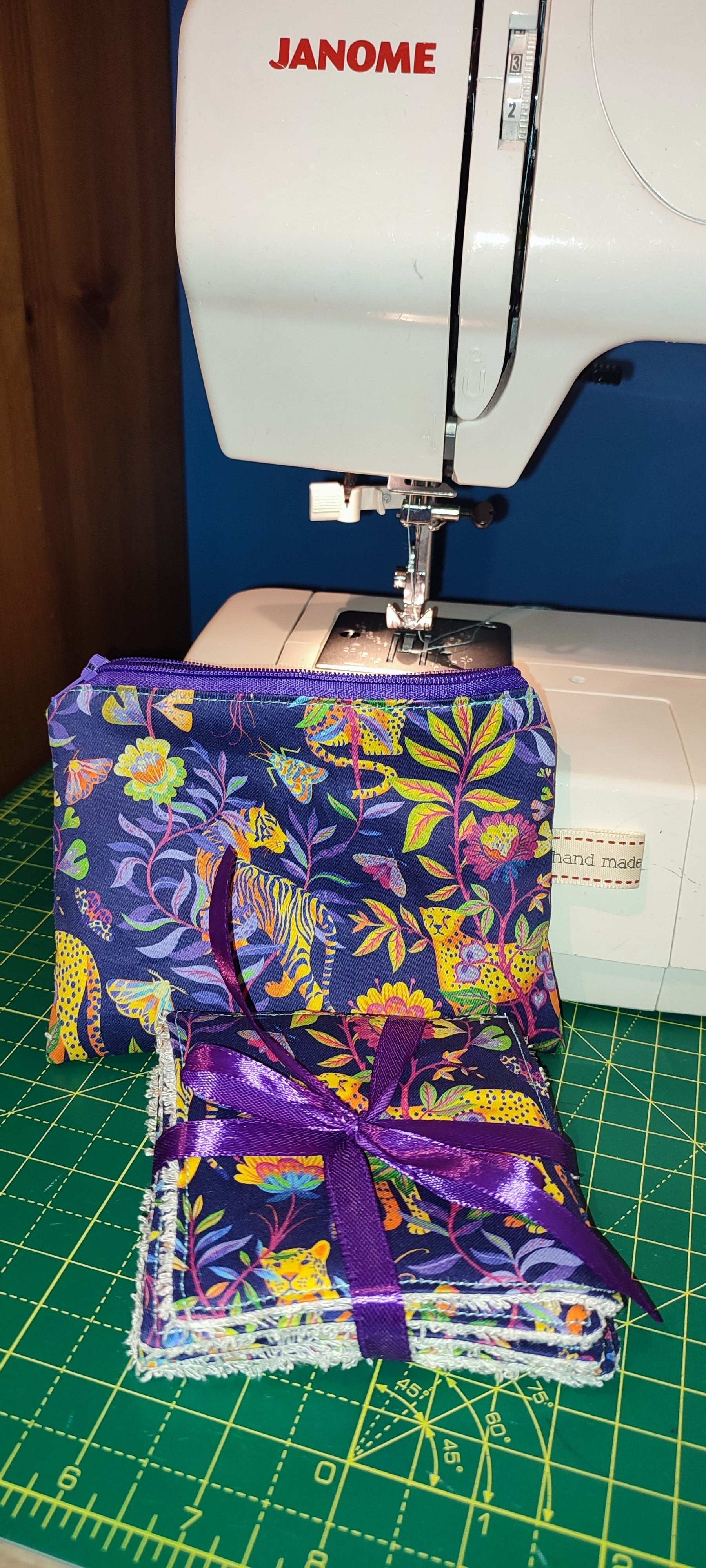 Quirky Cottons Tiger Leopard Tropical Exotic Animals Nature Wildlife Eggplant (QC Big Cats-1 METRE PIECE)